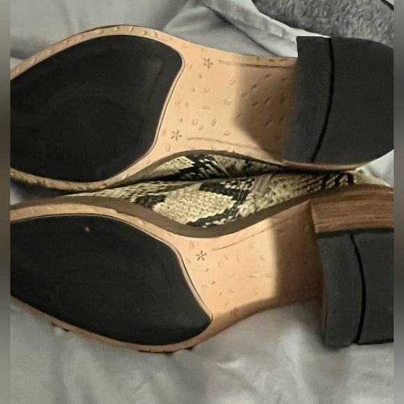 Franco Sarto Klora Leather Heeled Bootie NWOT - Picture 3 of 7